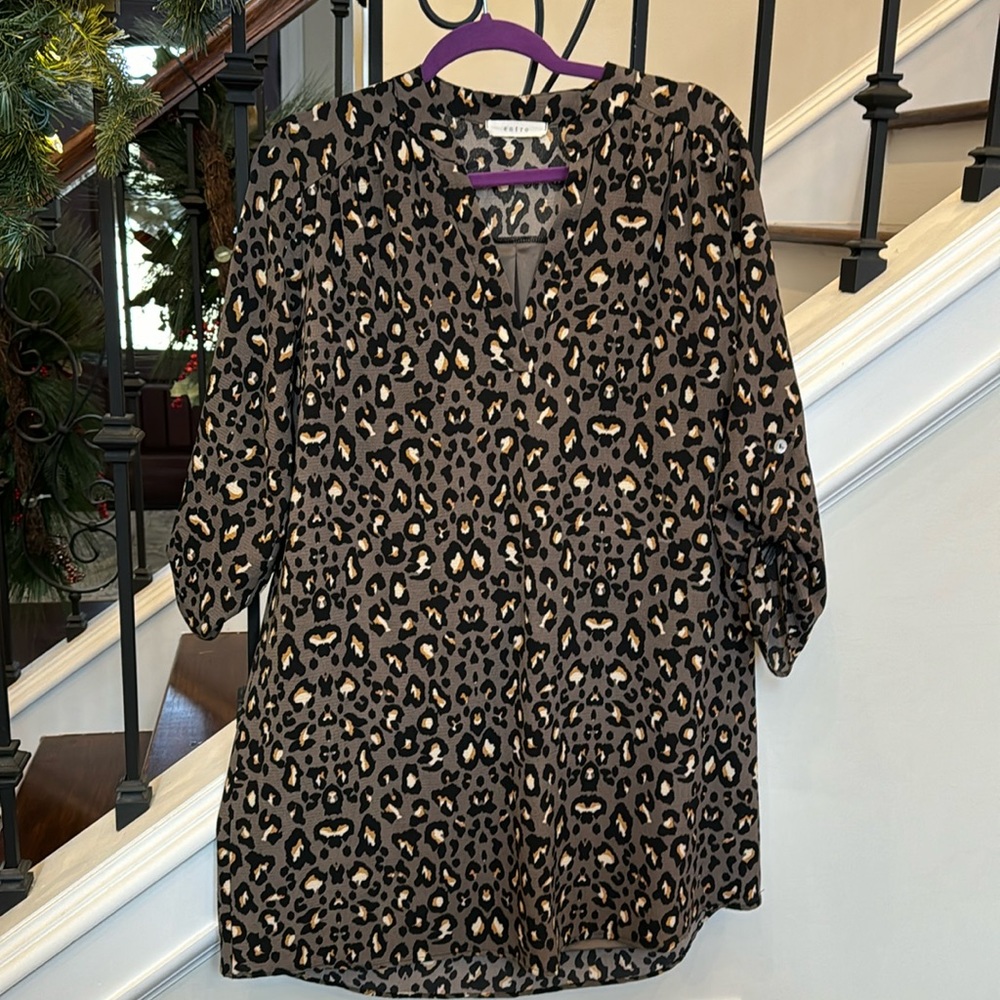 Entro Dress- Women’s Medium *Fits like Large